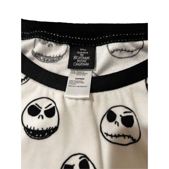 Jack Skellington sleepwear top - Picture 5 of 9